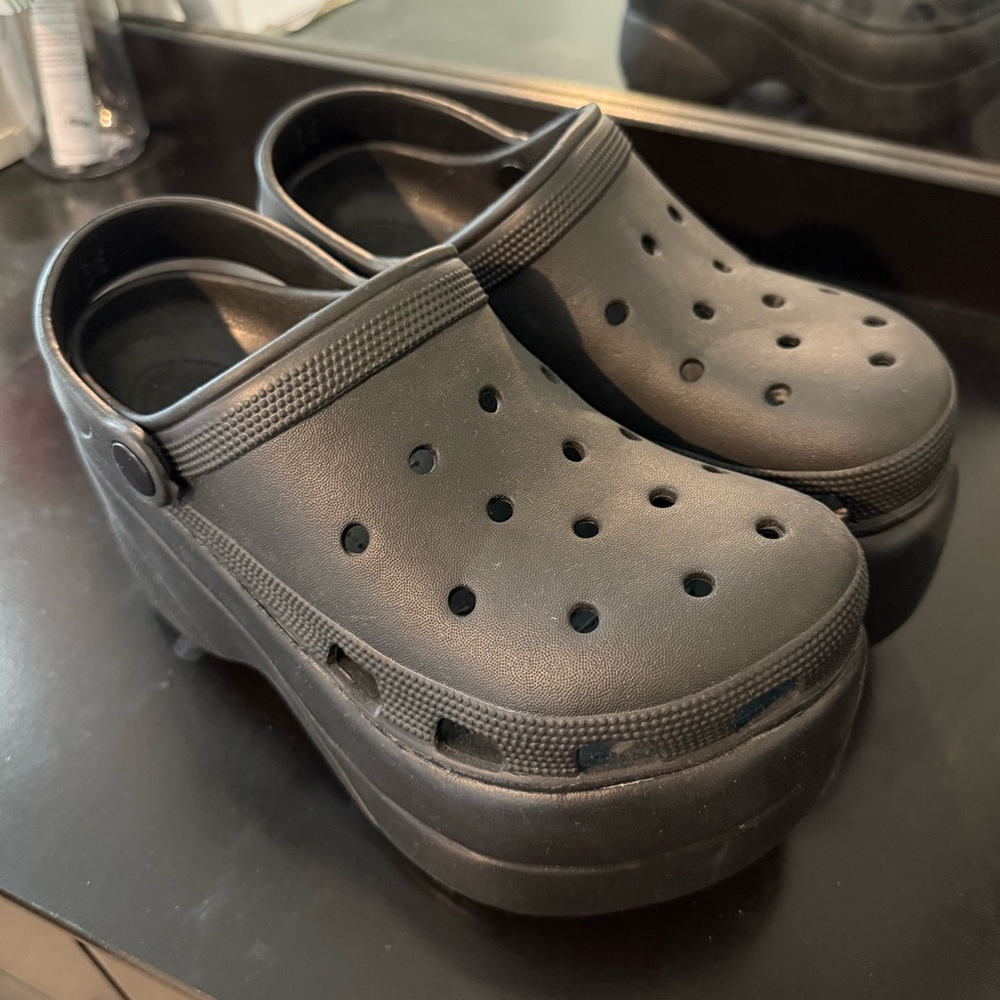 Platform Black Croc-like Shoes